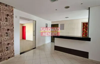 Apartamento único, super ventilado, com boa iluminação natural e excelente localização.