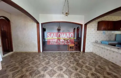 Casa em salinas. perto da pracinha. 1000 m2 de terreno, 24mts testada.
