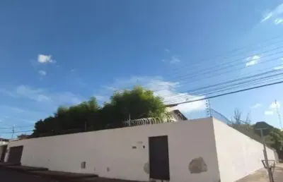 Casa com 5 quartos para alugar na Rua Canadá, Cristo Rei, Teresina