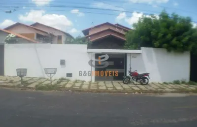 Casa para alugar na Rua Antonieta Ferraz, São Cristóvão, Teresina
