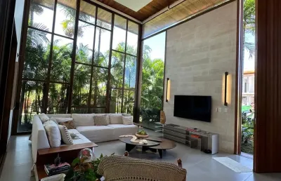 Mansão em praia do forte bahia 5 suites sendo 1 térrea porteira fechada