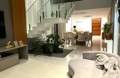 Alphaville 2 finamente decorada na melhor área do condomínio opção porteira fechada também