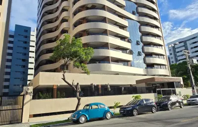 Vende-se apartamento na ponta verde,  com 03 quartos