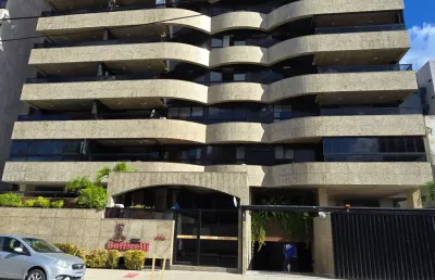 Lindo apartamento na 2° quadra da praia de ponta verde