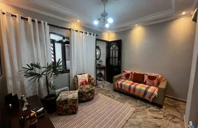 Casa à venda na vila pelé, com 3 quartos, sendo 1 suíte.