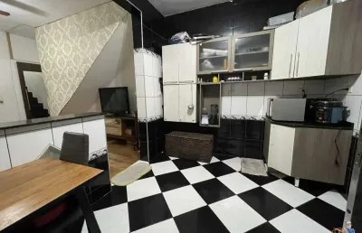 Sobrado para venda no bairro rádio clube, contendo 3 dormitórios, sendo 1 suíte, e cozinha americana