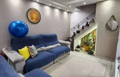 Casa com 3 quartos para alugar na Rua Adolfo Cavalcanti, Vila Cascatinha, São Vicente