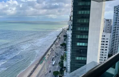 Apartamento beira mar, 4 asuítes , 4 vagas, andar alto 230 mts