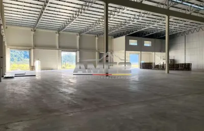 Galpão industrial com 1200m² para locação em brusque
