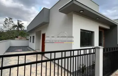 Casa com 2 dormitórios sendo 1 suíte em guabiruba sc