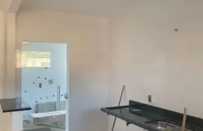 Casa nova e linear com 2 quartos próximo a lagoa de maricá