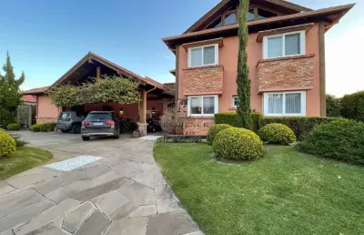 Casa terra ville: 4 dormitórios, piscina e pátio grande na zona sul de porto alegre-rs, belém novo!