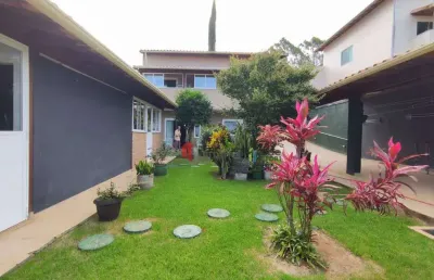 Casa com 3 quartos à venda na Rua Edmundo Migueletto, São Pedro, Juiz de Fora