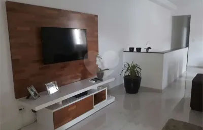 Casa com 3 quartos à venda na Rua Duque de Caxias, Campo Grande, Santos