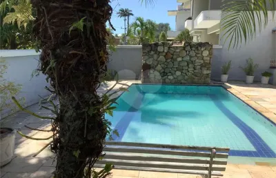 Casa com 4 quartos à venda na José Gil Alvarez, Jardim Acapulco, Guarujá