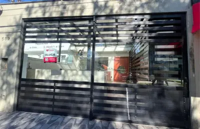 Casa para alugar na Avenida Siqueira Campos, Embaré, Santos