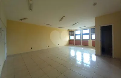 Sala comercial para alugar na Avenida Ana Costa, Vila Mathias, Santos