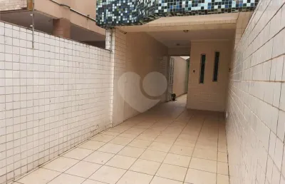 Casa com 3 quartos à venda na Avenida Marechal Deodoro, Vila Valença, São Vicente