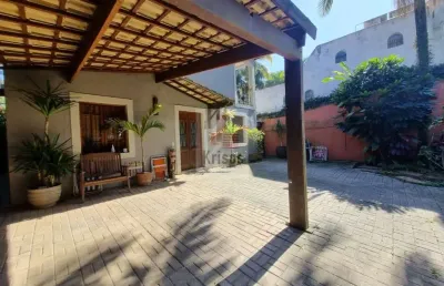 Sobrado contemporâneo no morumbi com 3 dormitorios sendo 2 suites.