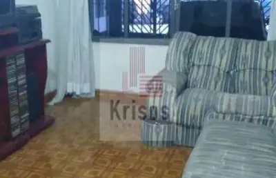 Sobrado com 3 dorms.2 vagas perto de área comercial e condução
