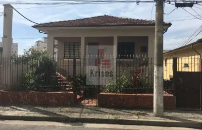 Conjunto de 7 imóveis em terreno de 392 m² com rendimentos.