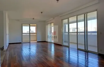 Morumbi 261m com 3 suítes e 4 vagas com depósito e varanda gourmet.