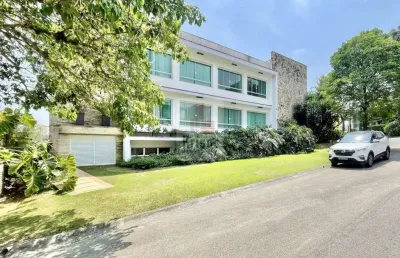 Exclusividade e conforto em uma linda casa contemporânea!