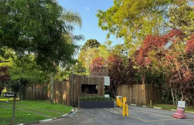 Encante-se com esta linda casa térrea e contemporânea em meio à natureza!