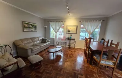 Sobrado reformado, pronto para morar em condomínio fechado!