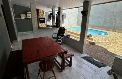 Casa com piscina no cpa 3 com 2 quartos 1 suíte, escritório, churrasqueira