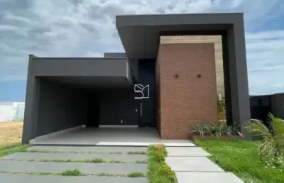 Casa terrea, 3 quartos 2 suites, moveis planejados, 2 vagas para carros, piscina