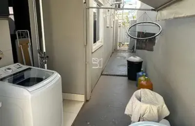 Casa terrea, 3 quartos 1 suite, moveis planejados, banheiro social, area serviço