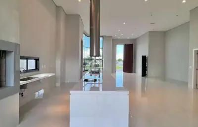 Casa no florais italia, 4 suites com closet, churrasqueira, piscina, 3 garagens