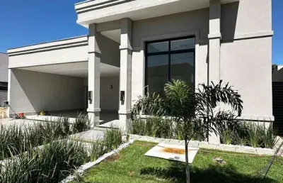 Casa térrea, 4 suites, 1 escritorio, espaço gourmet com churrasqueira, piscina