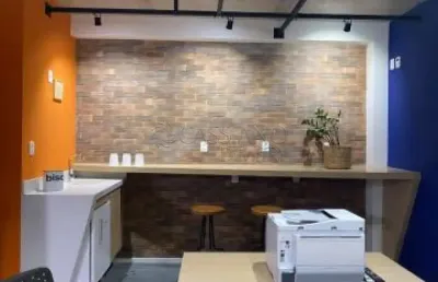 Sala comercial mobiliada à venda de 34m² | 01 banheiro e 01 vaga de garagem | edifício side vale office - jardim augusta | são josé dos campos |