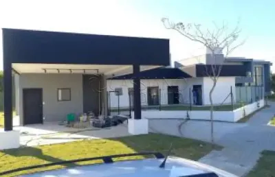 Casa à venda de 238m² | 04 dormitórios, sendo suítes e 05 vagas de garagem | condomínio mont blanc - santa izabel urbanova | são josé dos campos |