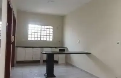 3682 para aluguel casa parque santa cândida araras sp 3.200,00