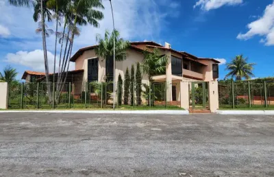 -casa estilo colonial 5 quartos sendo 3 suítes melhor quadra do park way sala pé direito duplo área de lazer, piscina, churrasqueira imóvel muito confortável e agradável.
