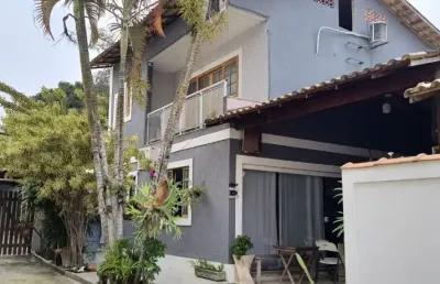 Excelente casa 3 quartos /1 suíte e closet , com 2 vagas de garagem no trevo de maria paula