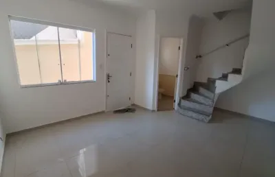 Sobrado em condomínio 2 suítes, 1 vaga, próximo ao metrô itaquera