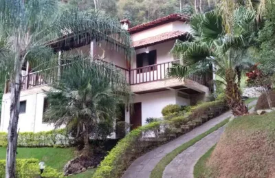 Casa em condomínio fechado com 4 quartos à venda no canto das águas, rio acima , 385 m2 por r$ 1.788.000