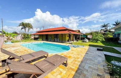 Casa com 6 quartos sendo 4 suíte em balneário barra do sul - centro