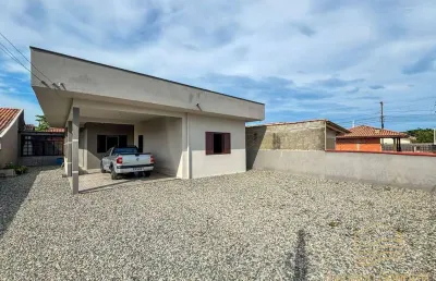 Casa de laje com 2 quartos sendo 1suíte em balneário barra do sul - salinas
