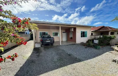 Amplo terreno com 2 casas - salinas, balneário barra do sul.