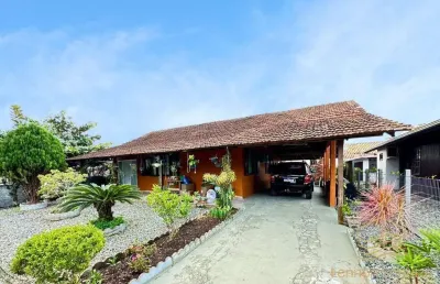 Casa- apenas 50 metros da lagoa-balneário barra do sul