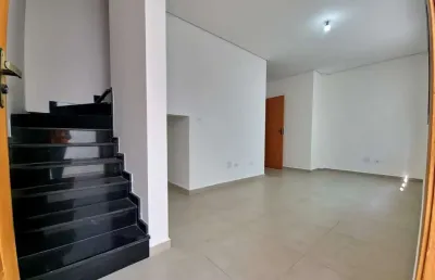 Sobrado à venda no bairro aparecida em santos, com 2 suítes.
