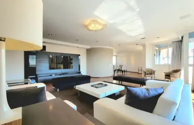 Apartamento porteira fechada 4 suítes e 4 vagas - bairro jardim.