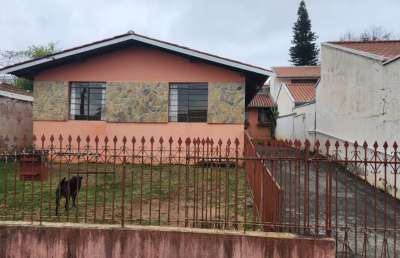 Casa no bacacheri no conjunto solar próximo a escola jaguariaíva
