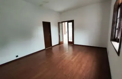 Casa com 1 dormitório para alugar, 130 m² por r$ 5.378,01/mês - várzea - teresópolis/rj
