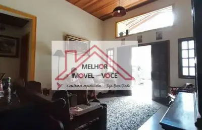 Casa a venda, chácara pronta para morar. todo conforto e ótima localização